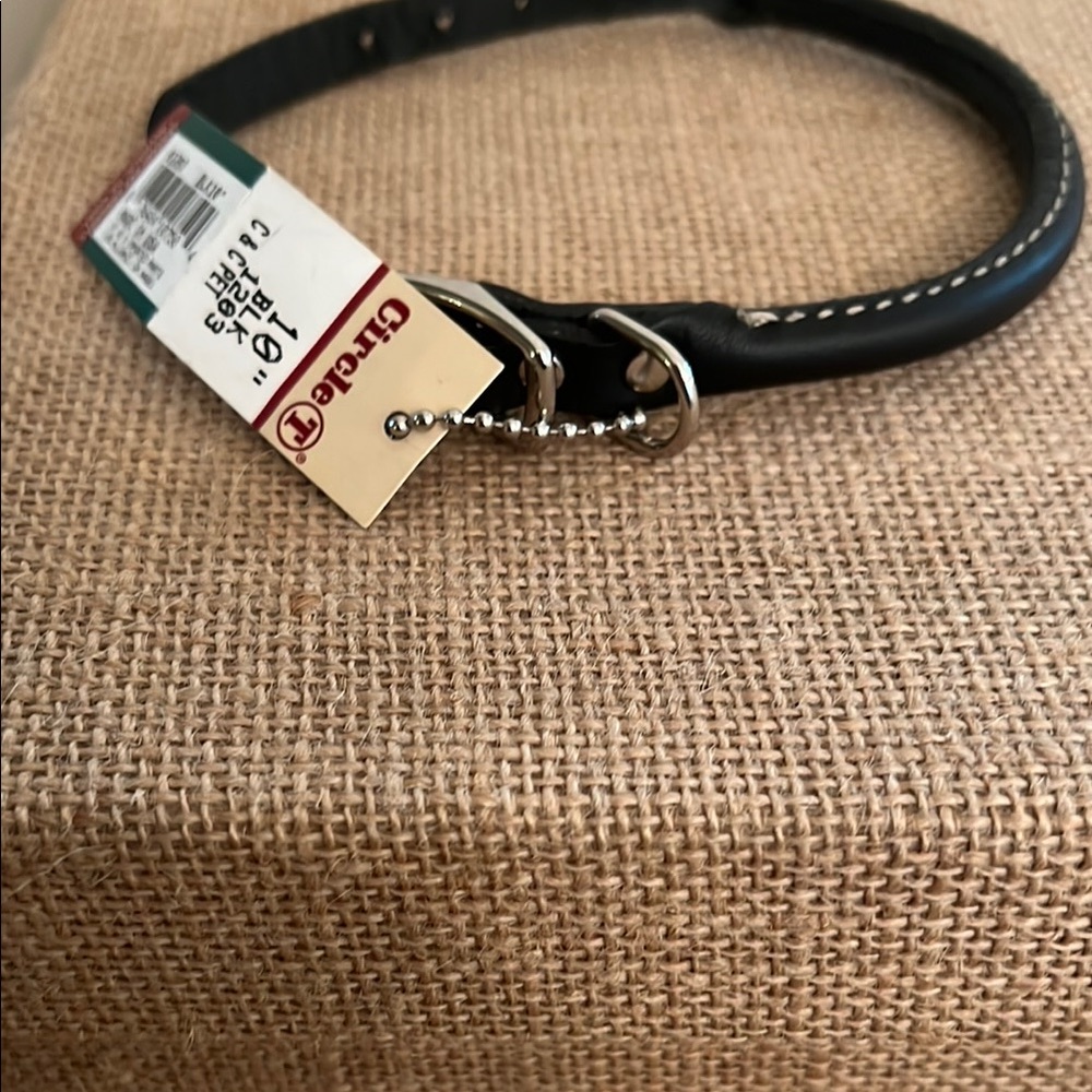 NWT leather rolled leather Pet Collar.